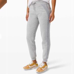 Lululemon Scuba jogger Sherpa sides